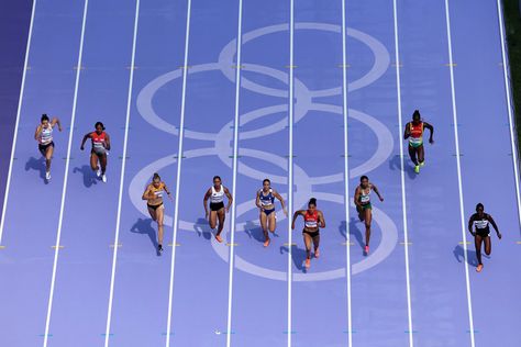 Paris 2024 Olympic and Paralympic Games: why is the athletics track at the Stade de France purple? Fashion In Paris, Athletics Track, Rugby Sevens, Brand Archetypes, World Athletics, Paris Olympics, Paralympic Games, Swim Brands, Ea Sports