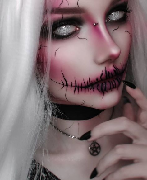 Halloween Imagem, Holloween Makeup, Horror Make-up, Amazing Halloween Makeup, Horror Makeup, Halloween Makeup Inspiration, Unique Halloween Costumes, Scary Makeup, Face Painting Halloween