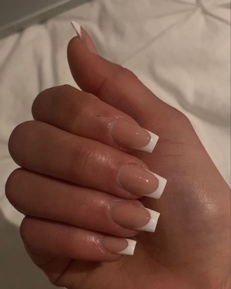 Square Nails Inspo Aesthetic, Plain French Tip Nails Acrylic, Normal French Tip Nails, Medium Tapered Square Nails French Tip, Nail Inspo French Tip Square, L French Tip Nails, White French Tip Coffin, Square Acrylic Nails French Tips, Square French Tip Acrylic Nails