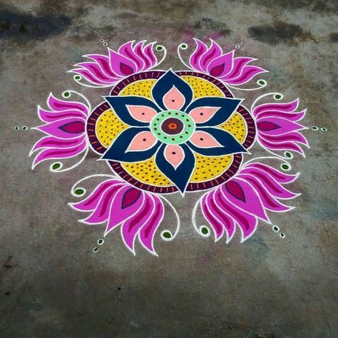 Freestyle Rangoli Designs, Rangoli Ideas Creative For Competition, Free Hand Rangoli Designs Flower, Pongal Muggulu, Rangoli Competition, Rangoli Painting, Color Rangoli, Shiva Yoga, Easy Rangoli Designs Videos