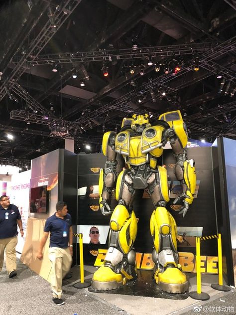 #SDCC18 2018 - First Looks From The Hasbro #Transformers Booth - New Studio Series And More! Cosplay Drawing, Slappy The Dummy, Bumblebee Movie, Michael Bay, Vw Aircooled, Time Cartoon, First Looks, Transformers Bumblebee, Transformers Movie