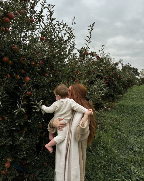 Came for the apples & stayed for the cider🍂🧺 #autumnaesthetic #motherhood #fallactivities #applepickingseason #appleorchard #appleorchards Cottagecore Mom Aesthetic, Farmers Wife Aesthetic, Cottagecore Mom, Granola Mom, Apple Picking Season, Mom Aesthetic, Wife Aesthetic, Crunchy Moms, Farmers Wife