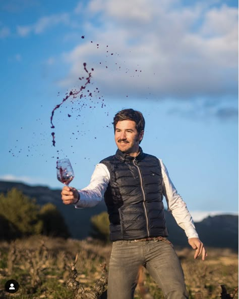 Winemaker Portrait, Wine Photoshoot, Negative Space Photography, Team Headshots, Vineyard Photography, Wine Photo, Wine Boutique, Field Photos, Mud House