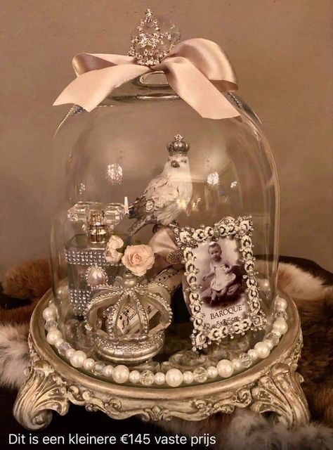 Cake Dome Decor, Glass Cloche Decor, Cloche Ideas, Cloche Decor, Glass Dome Cloche, Cloche Domes, Teacup Crafts, Glass Dome Display, Jar Art