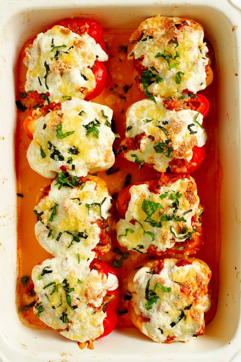 Overhead shot of ground turkey stuffed bell peppers in a casserole dish topped with fresh mozzarella Ground Turkey Stuffed Bell Peppers, Turkey Stuffed Bell Peppers, Turkey Stuffed Peppers, Ground Turkey Stuffed Peppers, Healthy Family Dinner, Easy Stuffed Peppers, Stuffed Peppers Turkey, Healthy Dinner Recipe, Mexican Dessert Recipes