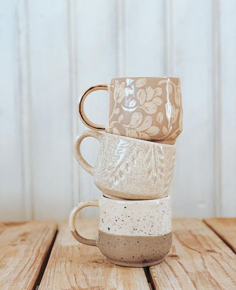 Ceramic Cafe, Diy Pottery Painting, Natural Boho, Pretty Mugs, Keramik Design, Pottery Crafts, Diy Pottery, Ceramics Pottery Art, Ceramics Ideas Pottery