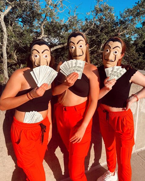 Big Little Reveal, Halloween Costume, La Casa De Papel, Money Heist Money Heist Costume, Heist Costume, Halloween Fits, Hot Halloween, Carnaval Costume, Big Little Reveal, Money Heist, Halloween Costume Outfits, Sophomore Year