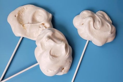 Meringue Cloud Pops for Parshat Behaalotecha - Behaalotecha - Jewish Kids Meringue Clouds, Goddess Party, The Tabernacle, Cloud Shapes, Meringue, Art Studio, Art