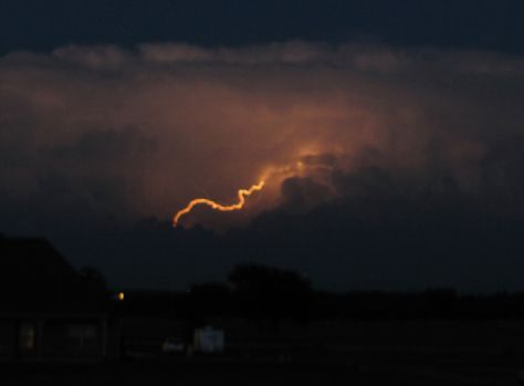 Heat lightning is lightning that's too far away to hear thunder from ... Heat Lightning Mitski, Lightning Aesthetic, Heat Lightning, Lightning Photos, Lighting Storms, Lightning Tattoo, Lightning Photography, Weather Storm, Other Galaxies