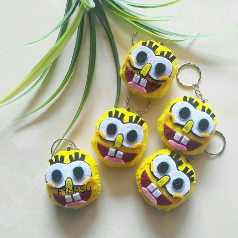 Keychain spongebob Spongebob Crochet, Cute Spongebob, Afghans Crochet, Spongebob Birthday, Crochet Keychain Pattern, Felt Craft, C2c Crochet, Patrick Star, Crochet Keychain