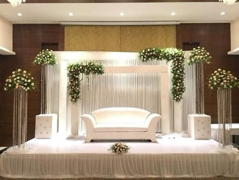 Marriage Hall Decoration, Engagement Stage, Engagement Stage Decoration, Reception Stage Decor, Simple Stage Decorations, Reception Stage, Wedding Stage Backdrop, Wedding Stage Decor, Reception Backdrop