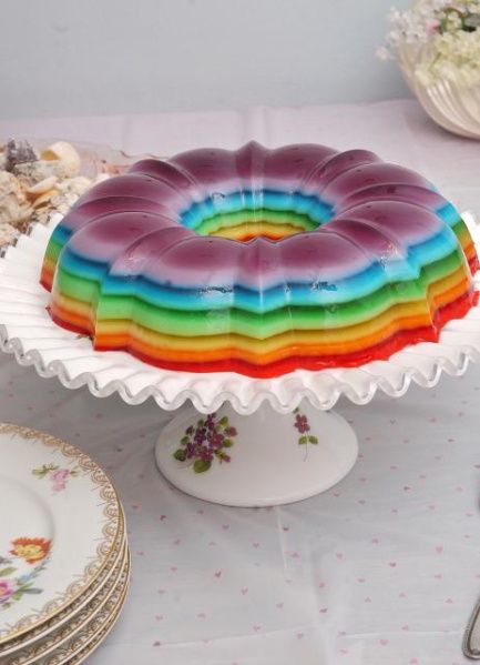 Rainbow Jello Recipe, Layered Jello Recipe, Rainbow Jello, Ephemeral Art, Bundt Cake Pan, Rainbow Ribbon, Cool Shapes, Life Kitchen, Rainbow Food