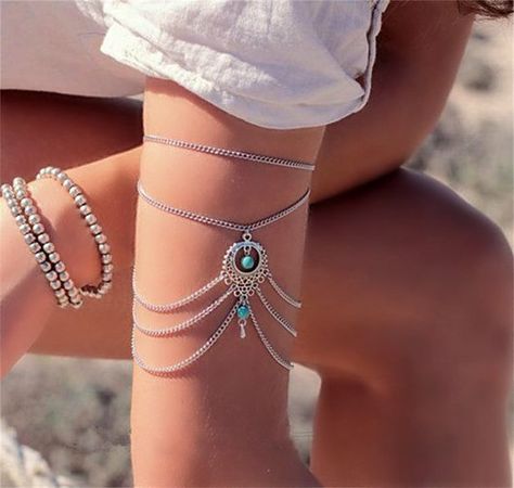 Put on this Bohemian chic tribal armlet for the fashion must have of the season. Boho arm cuff is made with silver chain with Moroccan medallion design Silver Arm Cuff, Upper Arm Cuffs, Arm Bracelets Upper, Arm Bracelets, Beach Anklets, Mode Boho, Turquoise Boho, Layered Chains, Arm Cuff