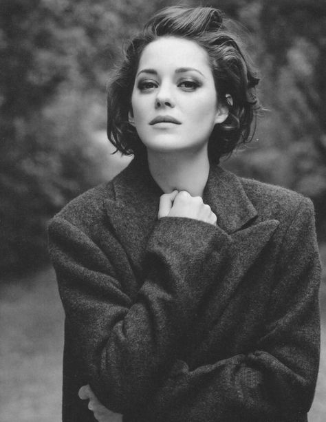 Corporate Style Women, Marion Cotillard Hair, Marion Cotillard Style, Marion Cottilard, Corporate Style, Marion Cotillard, Peter Lindbergh, Soft Classic, French Women