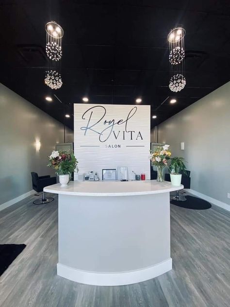 Parlour Reception Design, Front Desk Ideas Reception Areas Salon, Tanning Salon Decor Interiors, Hair Salon Front Desk, Salon Front Desk Ideas, Hair Salon Reception Area, Front Desk Ideas Reception Areas, Salon Flooring Ideas, Beauty Salon Reception Area