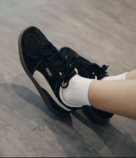 Puma Club 5v5 Outfit, Puma Shoes Aesthetic, Vintage Sneakers Aesthetic, Outfit Cowo, Cute Clothing Stores, High Heel Sneakers, Vintage Sneakers, High Heels Boots, Fresh Shoes