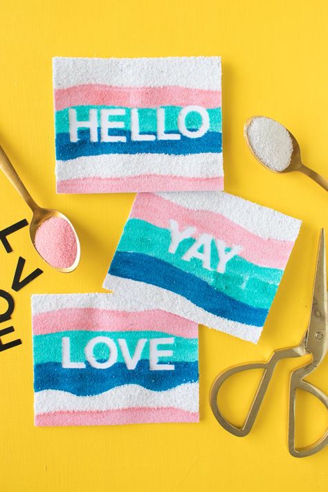 See how to make these DIY sand art cards inspired by 90s crafts with colorful sand! Make these with your favorite graphic sayings with stickers. Colored Sand Art, Sand Art Projects, Kids Food Crafts, Teachers Day Card, Art Projects For Kids, Sand Crafts, Colored Sand, Art Carte, Letter Balloons