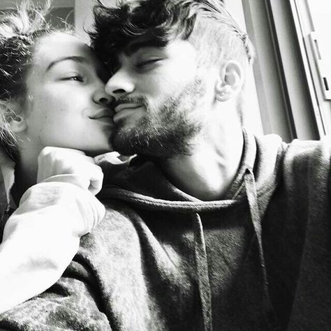 Zayn And Gigi, Gigi Hadid And Zayn Malik, Hug Images, Gigi Hadid And Zayn, Image Couple, Jenna Dewan, Intimate Photos, Love Is Gone