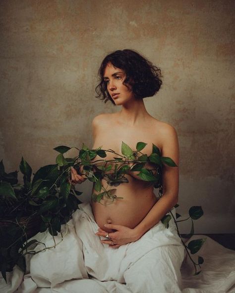 Pregnant Photography, Pregnancy Belly Photos, Cute Pregnancy Pictures, Maternity Photography Poses Couple, Maternity Photography Poses Pregnancy Pics, Maternity Photoshoot Outfits, Maternity Studio, Self Love Club, Maternity Photoshoot Poses