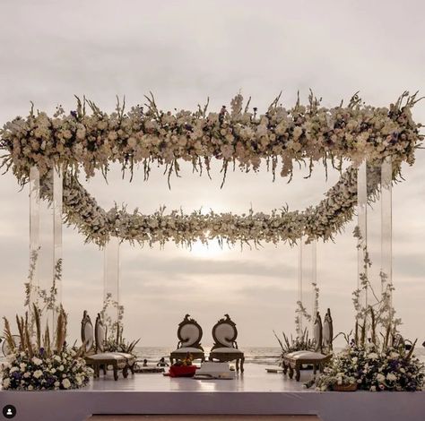 Mandap Beach Wedding, Acrylic Mandap Decor, Mountain Wedding Mandap, Beach Wedding Mandap Decor, Tamil Beach Wedding, Beach Mandap Decor Indian, Beach Side Indian Wedding, Beach Hindu Wedding, Beach Indian Wedding Decor