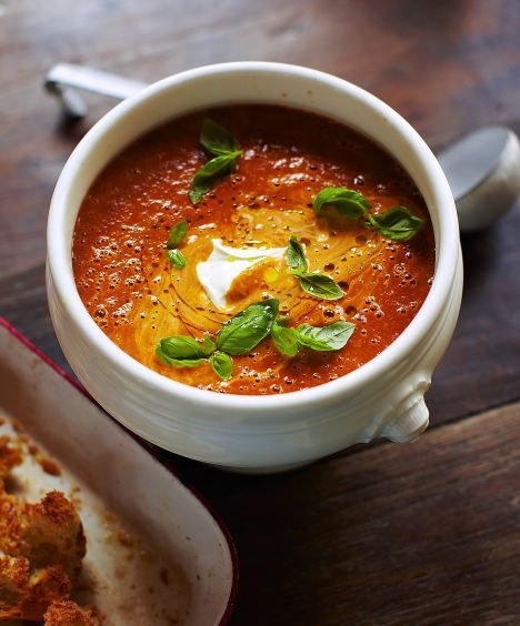 Jamie Oliver’s Roasted tomato soup. | goldcoastgardendiary Jamie Oliver Superfood Recipes, Jamie Oliver Soup, Jamie Oliver Healthy Recipes, Jamie Oliver 30 Minute Meals, Jamie's 30 Minute Meals, Family Vegetarian Meals, Veg Soup, Roasted Tomato Soup, Jamie Oliver Recipes