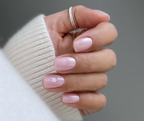 Summer Vacation Nails, Nail Shapes Squoval, Pale Pink Nails, Holiday Acrylic Nails, Christmas Gel, Milky Nails, Squoval Nails, Cute Simple Nails, Winter Nails Acrylic