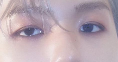 Eye For Drawing, Baekhyun Eyes, City Lights Baekhyun, Exo Baekhyun, Byun Baekhyun, The Glow, Shiny Silver, City Lights, Sehun