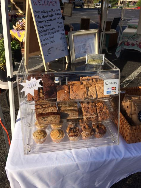 Cookie Stand Ideas, Baker Farmers Market Set Up, Pop Up Cafe Design, Stall Setup Ideas, Cookie Stand Display, Cookie Vendor Booth Ideas, Food Bazaar Booth Ideas, Bakery Pop Up Shop Display, Cookie Booth Ideas Display