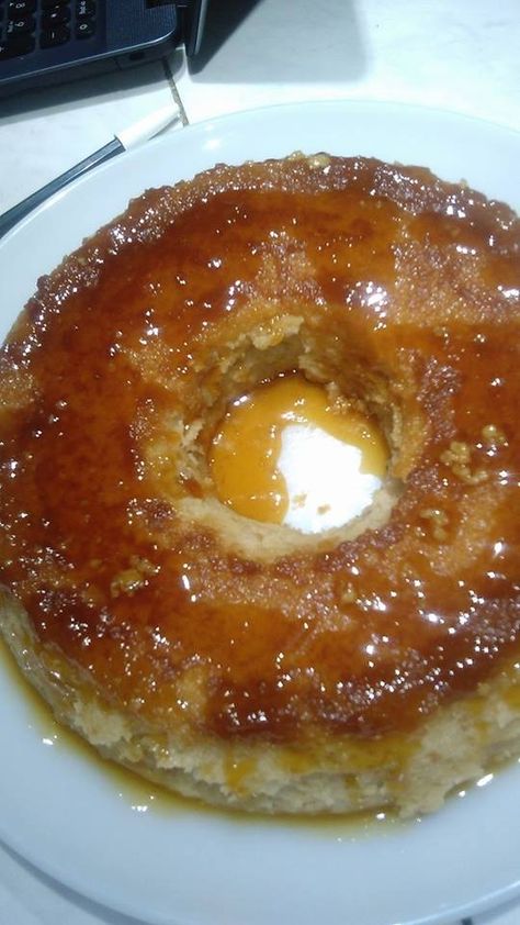 Dominican Food, Cuban Recipes, Pastry Desserts, Pastry Recipes, Food Themes, Bread Pudding, Desert Recipes, Flan, Salad Recipes