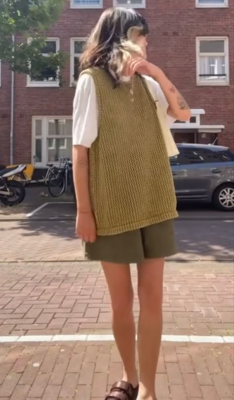 Short Hair Casual Outfit, Knit Vest Summer Outfit, Knit Vest Over Dress, Gingham Vest Outfit, Cool Holiday Outfits, Farmer’s Market Outfit, Crochet Office Wear, Summer Knit Outfit, Brown Knit Vest Outfit