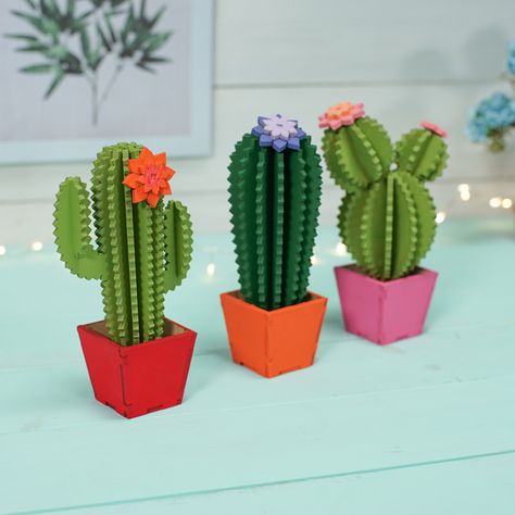 ¡Estos cactus son divinos! 🌵💖 Mirá qué fácil es decorar rinconcitos (e incluso nuestro escritorio) con solo algunos detalles. Para ello tomamos minifiguras de cactus de mdf y las pintamos combinando nuestro colores preferidos. Usamos acrílicos y nuestras pintus efecto tiza. Además los combinamos con las luces led fantasía y quedan hermosos!😍✨ Paper Flower Wall Hanging, Wall Hanging Ideas, Kite Making, Cactus Party, Flower Wall Hanging, Cactus Diy, Hanging Ideas, Paper Wall Hanging, Hanging Flower Wall