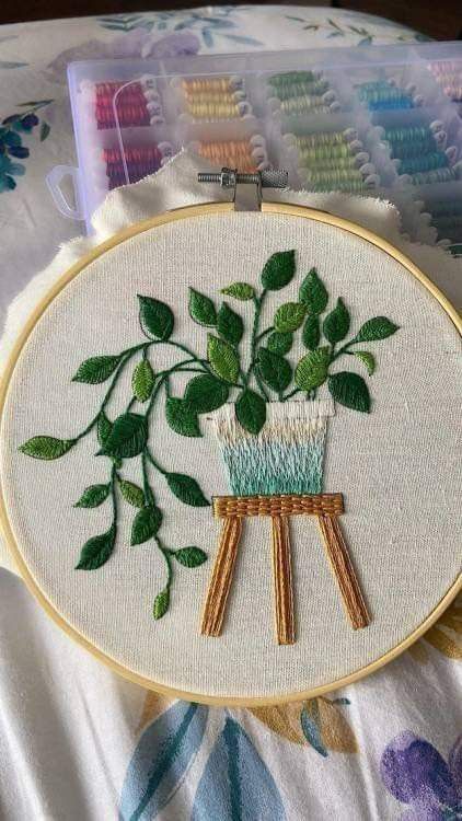 Hand Embroidery Plants, Embroidery Projects Ideas, Plant Embroidery Pattern, Embroidery Plants, Plant Embroidery, Bordados Tambour, Modern Hand Embroidery Patterns, Modern Hand Embroidery, Embroidery Hoop Art Diy