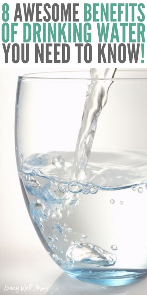 8 Lesser-Known Benefits of Drinking water - sure you need water to stay hydrated, but did you know it can help clear toxins? That's just one of the many benefits. Plus find out 4 secrets to make drinking water more fun! Water Bar, Drinking More Water, Benefits Of Drinking Water, Thrifty Diy, Air Force Mom, How To Make Drinks, Drink More Water, More Water, Presents For Mom