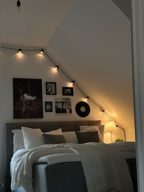 my favorite corner <3 Attic Room Ideas Bedrooms Master Suite, Grey Room Aesthetic Ideas, Room With Slanted Ceiling Aesthetic, Bedroom Ideas For Slanted Ceilings, Arched Ceiling Bedroom, Room Decor Slanted Ceiling, Room Ideas With Slanted Ceilings, Room Slanted Ceiling, Slanted Ceiling Bedroom Aesthetic