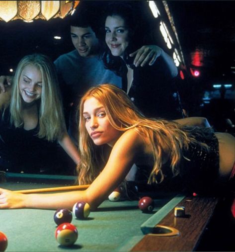 #coyote #coyteugly #90s #90sfashion #90sstyle #90shairstyles #90saesthetic #nyc #newyorkcity #city #citylife #citygirls #bar #pool #darts #bar #beer #cool #halloween #halloweencostume #halloweencostumeswomen Coyote Ugly Bar, Adam Garcia, Melanie Lynskey, Piper Perabo, Coyote Ugly, Ugly Outfits, Androgynous Look, This Is Your Life, Small Town Girl