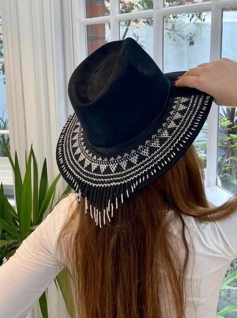 Fringe Hat, Beaded Hats, Diy Hats, Beaded Hat Bands, Looks Country, Painted Hats, Hat Decoration, Beaded Hat, Unique Hats