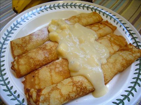 Banana Cream Crepe Filling.  You can substitute just about any fruit if you don't like bananas. Crepe Filling, Banana Crepes, Crepe Suzette, Crepes Filling, Crepes Recipe, Breakfast Crepes, Crepe Maker, Filling Food, Crepe Recipes