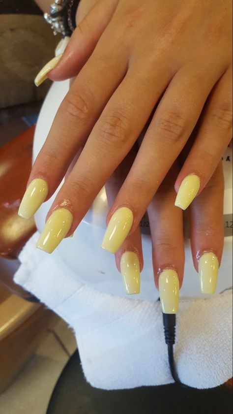 Pastel Yellow Coffin Acrylic Nails, Nails For Spring Coffin, Light Yellow Acrylic Nails Designs, Light Yellow Square Nails, Yellow Nails With Pearls, Ballerina Nails Yellow, Yellow Prom Accessories, Nails For Yellow Dress Prom, Coffin Acrylic Nails Yellow