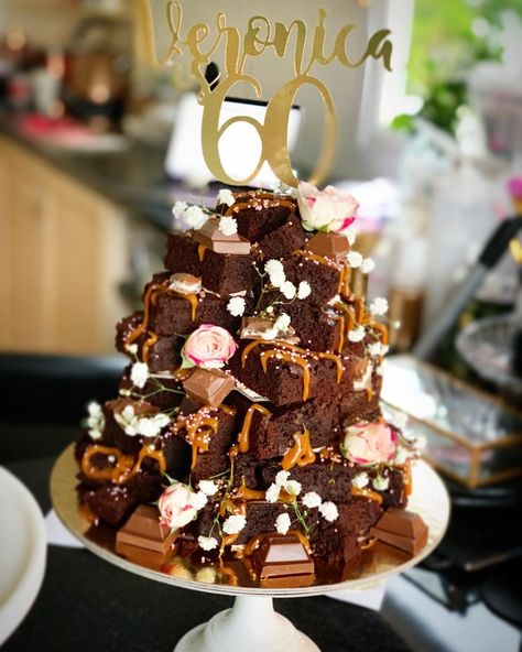 Brownies Stacked Like Cake, Brownie Birthday Ideas, Brownie Tower Cake, Brownie Birthday Cake Ideas, Brownie Stack Cake, Brownie Tower Ideas, Brownie Display, Brownies Birthday Cake Ideas, Brownie Cake Birthday