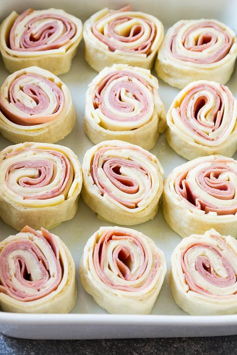 brown Sliced Ham Appetizers, Appetizer Pinwheels, Pinwheel Appetizer, Ham Pinwheels, Ham And Cheese Roll Ups, Cheese Roll Ups, Ham And Cheese Pinwheels, Cream Cheese Roll Up, Cheese Pinwheels