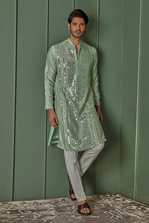 Mehendi Outfits For Men, Green Kurta Men, Mirror Work Kurta For Men, Traditional Indian Mens Clothing, Marriage Clothes, India Fashion Men, Mirror Work Kurti, Indian Fits, Mirror Work Embroidery