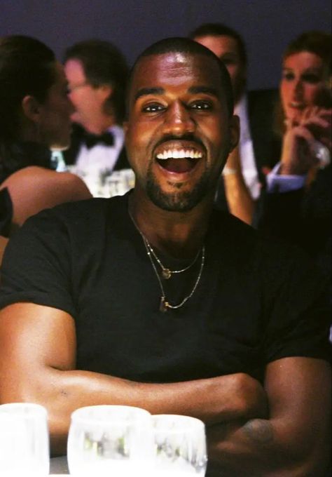 Kanye Smiling, Kanye Happy, Kanye West Smiling, Kaney West, Kanye West Funny, Kanye West Wallpaper, Rap Aesthetic, Kandy, Love Yourself