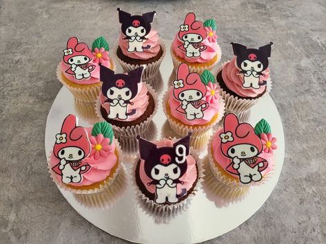 Kurami Melody Cupcakes cake birthday 9 Kuromi Birthday Party Decorations Diy, My Melody Cupcakes, Kuromi Cupcake, Sanrio Cupcakes, Pastel Kuromi, Birthday Cupcake Ideas, Cop Cake, Kuromi Cake, Kuromi Birthday