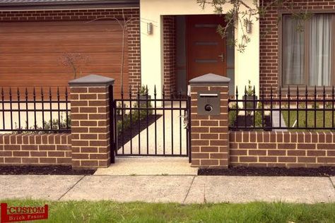 Front Yard Gate, Brick Fences, Brick Wall Ideas, Fence And Gate, Yard Gate, Living Fence, Brick Fence, Front Fence, Horizontal Fence