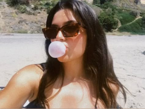 Bubblegum Photography, Bubbly Personality Aesthetic, Bubblegum Pop Aesthetic, Bubblegum Core, Bubble Gum Aesthetic, Bubbly Aesthetic, Bubblegum Coquette, Bubblegum Aesthetic, Blowing Bubblegum