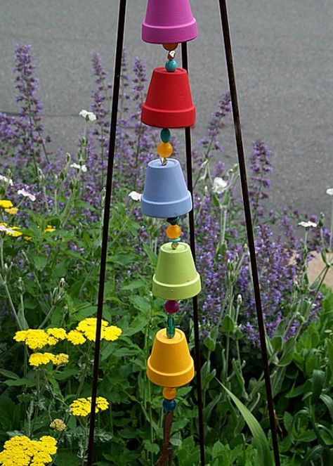 Bell Tower Chime Jardim Diy, Outdoor Crafts, Diy Gardening, Clay Pot Crafts, Pet Animals, Have Inspiration, Whimsical Garden, Garden Crafts, Wind Chime