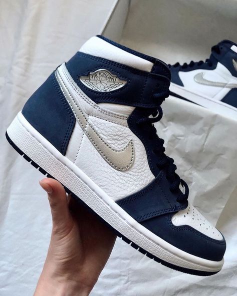 Air Jordan 1 Outfit Midnight Navy, Midnight Navy Jordan 1 Blue Silver Sepatu Air Jordan, Buty Jordan, Обувь Air Jordan, Nike Air Jordan 1 High, Boty Nike, Skor Sneakers, Navy Blue Shoes, Nike Shoes Girls, Nike Fashion Shoes