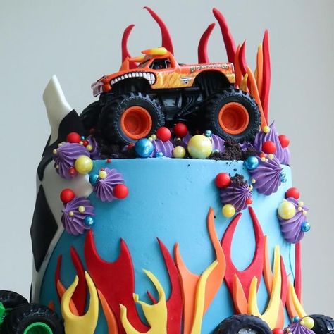 Leo Cake, Monster Jam Cake, Monster Truck Birthday Cake, Sparkly Cake, Truck Birthday Cakes, Monster Truck Cake, Truck Cake, Truck Cakes, Truck Birthday