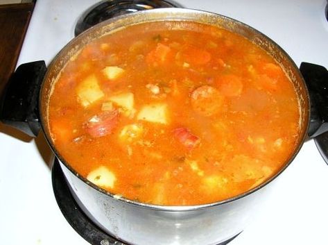 Uc Diet, Portuguese Bean Soup, Portugal Recipes, Portuguese Soup, Ono Kine Recipes, Hawaii Recipes, Potato Bag, Hawaiian Dishes, Bean Soup Recipe