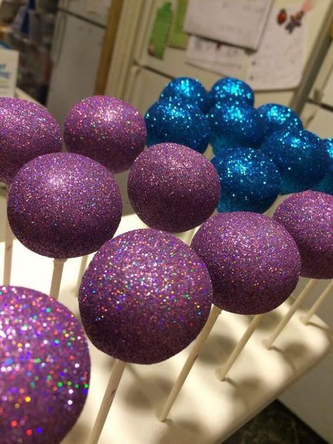 Purple Candy Buffet, Glitter Cake Pops, Disco Cake, Euphoria Party, Galaxy Cake, Sweet 16 Decorations, Christmas Cake Designs, Purple Candy, Sweet 16 Birthday Party